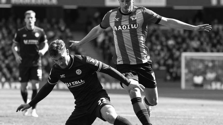 Dòng tiền chuyển nhượng V.League: Bản hợp đồng thứ hai không ai ký trên sân