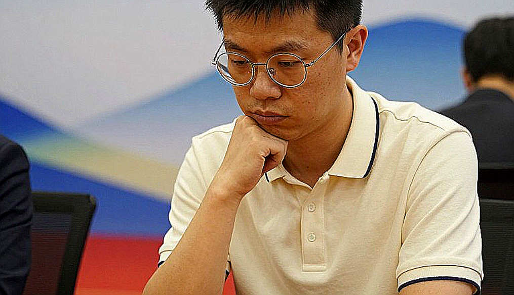 743 tập cờ vua và nghịch lý bền bỉ: Khi ChessBase biến một ván đấu thành thói quen học tập