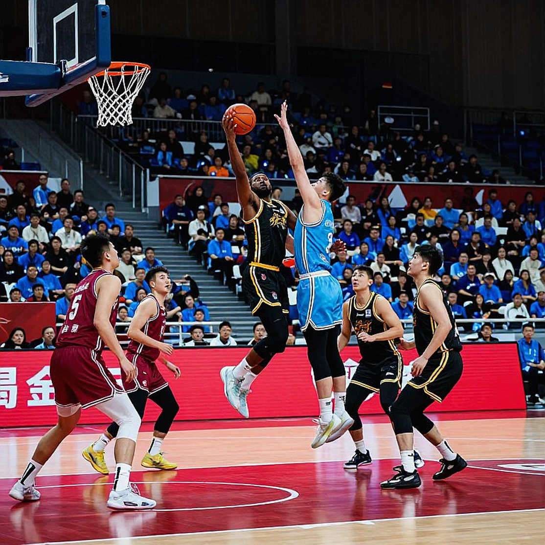 Fenerbahçe, Saras Jasikevicius and the Thirty Days That Cannot Build a System Fenerbahçe, Saras Jasikevicius and the Thirty Days That Cannot Build a System