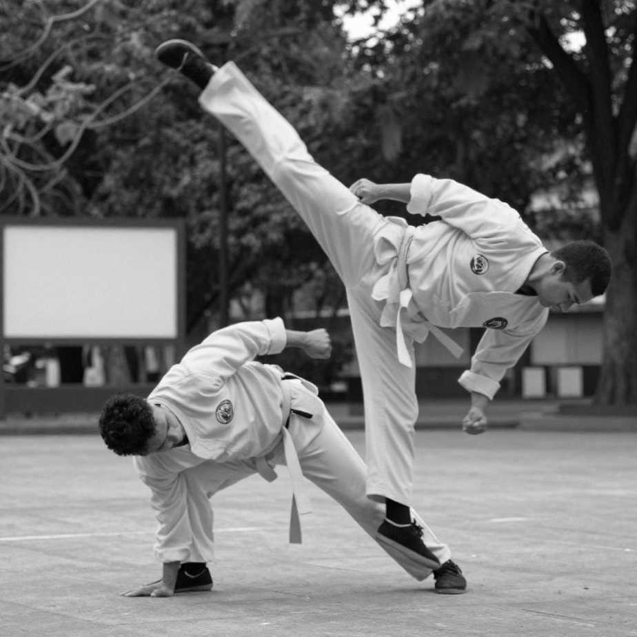 27 lần đổi ngôi trong 28 năm: bản đồ chấn thương của chiếc đai nặng UFC 27 lần đổi ngôi trong 28 năm: bản đồ chấn thương của chiếc đai nặng UFC