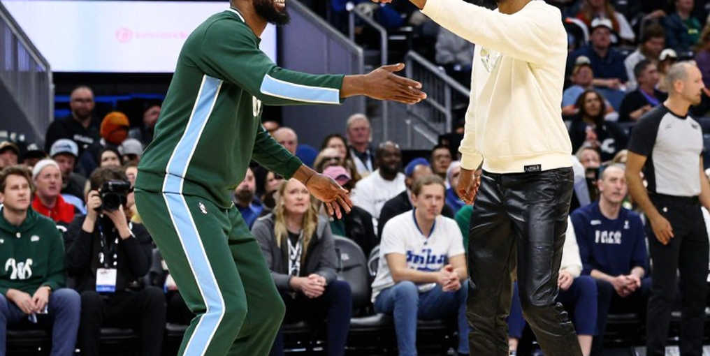 Lakers Sẽ Khai Trương Tượng Đài Kỷ Niệm Phil Jackson Trước Trận Với Timberwolves Lakers Sẽ Khai Trương Tượng Đài Kỷ Niệm Phil Jackson Trước Trận Với Timberwolves