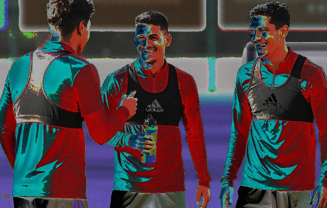 Đêm América mừng 110 năm: quả phạt đền bị bỏ qua và tờ biên bản trống của trọng tài thứ tư