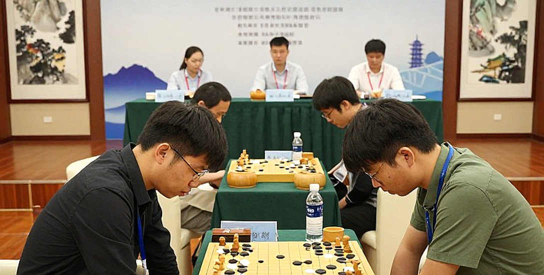 Carlsen hé lộ bí mật tâm lý: Sindarov là ứng cử viên, Gukesh là ‘con bài tẩy’? Carlsen hé lộ bí mật tâm lý: Sindarov là ứng cử viên, Gukesh là ‘con bài tẩy’?