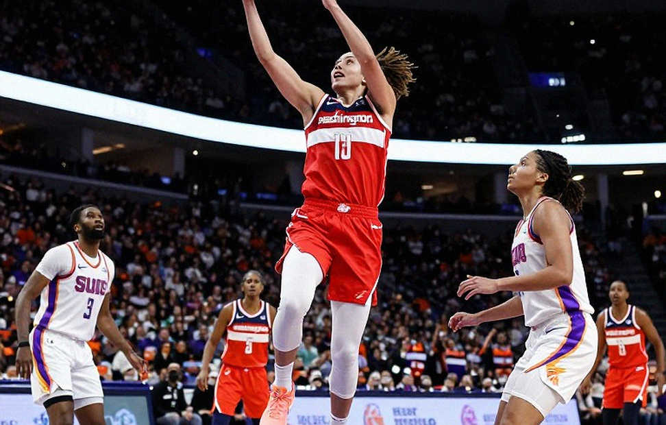 Bom tấn tuổi 40: Dwight Howard gia nhập giải bóng rổ Georgia – Chiến thuật hay chỉ là chiêu trò truyền thông? Bom tấn tuổi 40: Dwight Howard gia nhập giải bóng rổ Georgia – Chiến thuật hay chỉ là chiêu trò truyền thông?