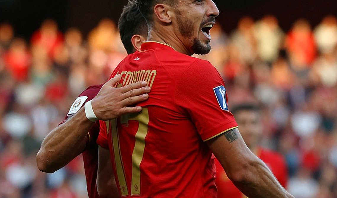 Totti và chiếc áo số 10 của Roma: Chuẩn mực được đặt ra, một văn phòng bỏ trống Totti và chiếc áo số 10 của Roma: Chuẩn mực được đặt ra, một văn phòng bỏ trống